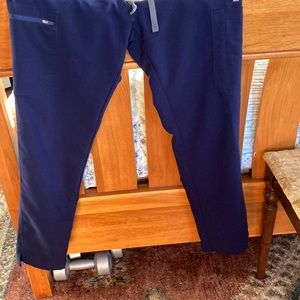 Figs Yola scrub pants navy